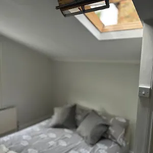 Cozy Double And Triple In Greenwich Homestay London