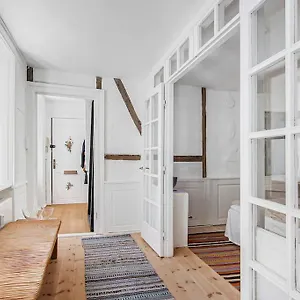 H.c. Andersens Hang Around Apartment Copenhagen