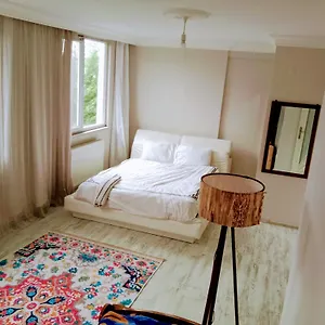 Ahmet Teacher Hotel,6 Minutes From The Airport Lodge Arnavutkoy
